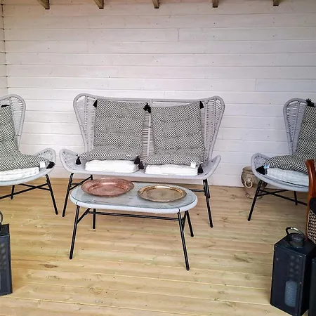5 Person In Oydegard Torvikbukt