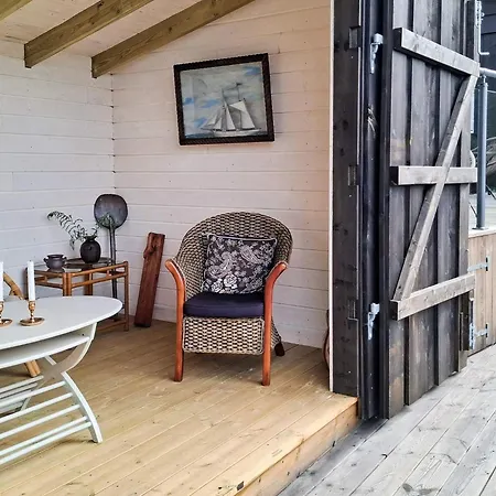 5 Person In Oydegard Torvikbukt