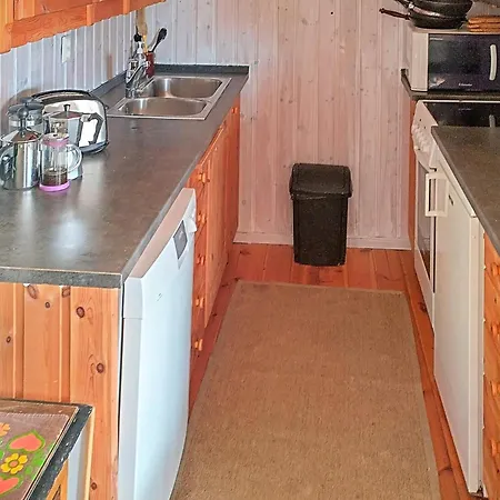 5 Person In Oydegard * Torvikbukt