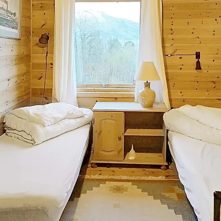 5 Person In Oydegard * Torvikbukt