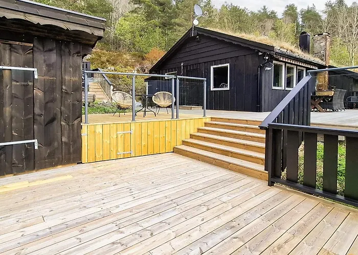 4 Person In Oydegard-by Traum *