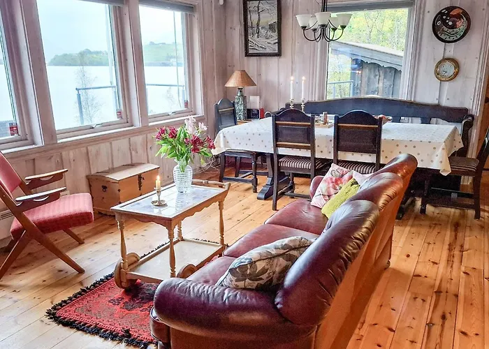 4 Person In Oydegard-by Traum * Torvikbukt